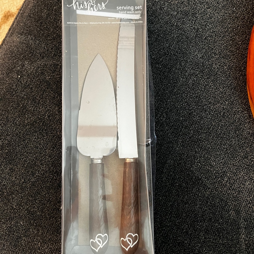 Cake serving set
